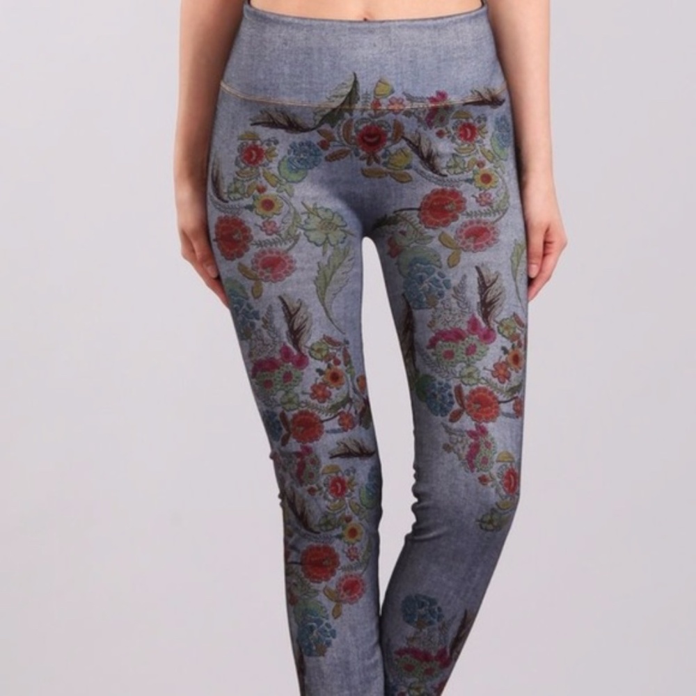 M.Rena's Floral Leggings with waistband. -ONE SIZE-